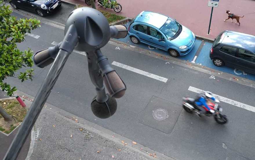 They’re up and running in France. First ‘noise’ cameras from the cops trialing on real roads and just one catches hundreds on it’s first Sunday ‘live’. Uh oh…