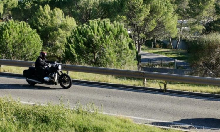 The 'base' BMW R18 motorcycle has been caught on camera out on the road testing. It's expected to be released at EICMA in November.