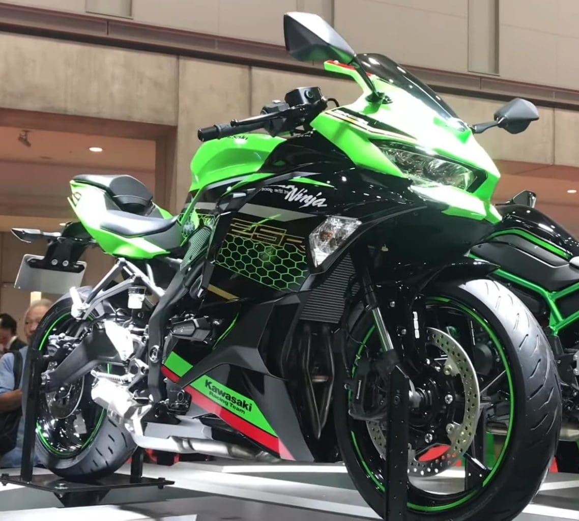 The Kawasaki ZX-25R motorcycle has been unveiled at the Tokyo Motor Show. 