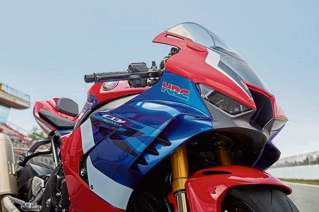 The 2020 Fireblade has most definitely NOT been built for road comfort or the everyday commute. It's a motorcycle that's focused very tightly on track prowess. 