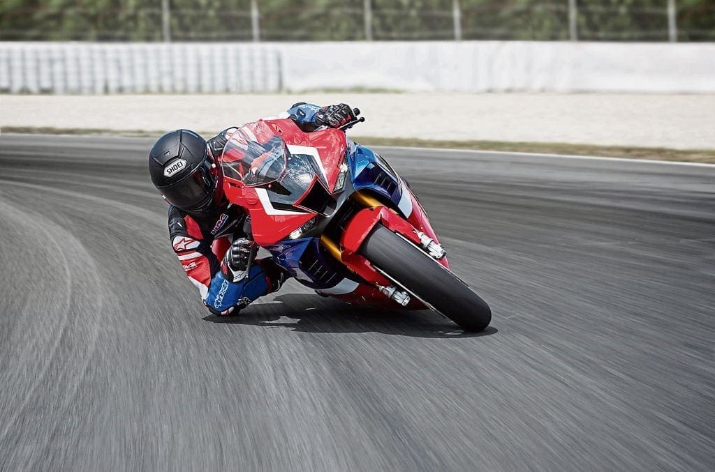 EICMA 2019: Honda has launched its 2020 Fireblade motorcycle. 214.5bhp, MotoGP wings and a track-focused design.