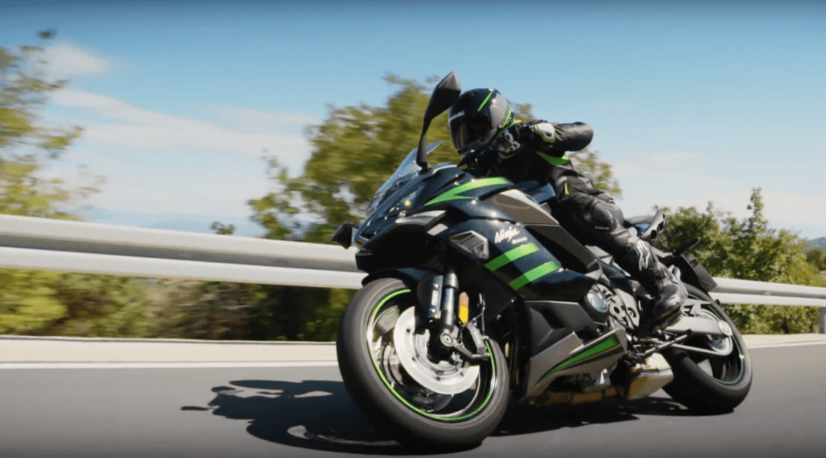 VIDEO: Kawasaki’s Ninja 1000 SX in ACTION.