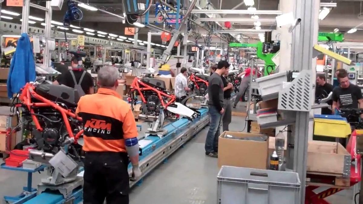 KTM closes factory in fight against coronavirus – two week stop will affect 2020 business plans in the long run