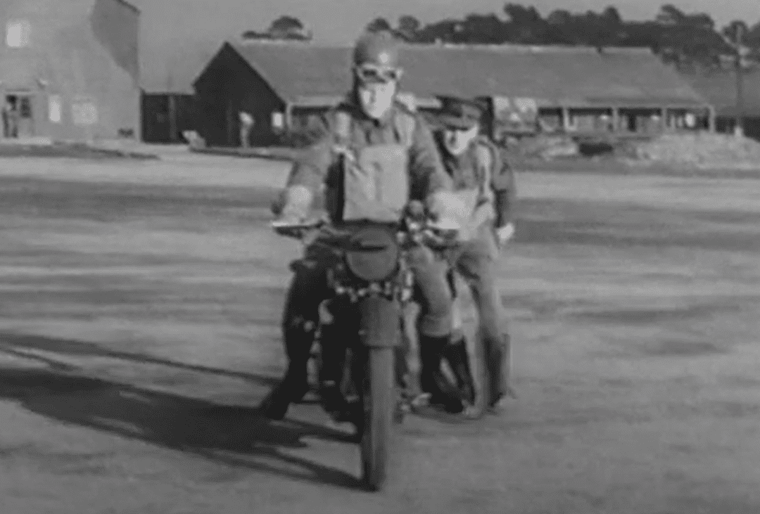 VIDEO: World War II despatch rider TRAINING. How to ride and maintain a Norton 16H. 