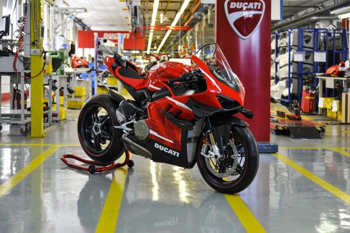 VIDEO: Ducati’s FIRST Superleggera V4 rolls off the production line. And it’s GLORIOUS.