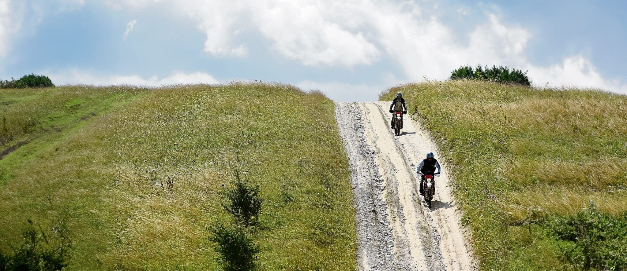 RIDER SKILLS: Taking to the Trails! | MoreBikes