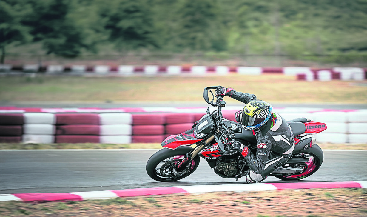 TEST: Ducati Hypermotard 698 Mono