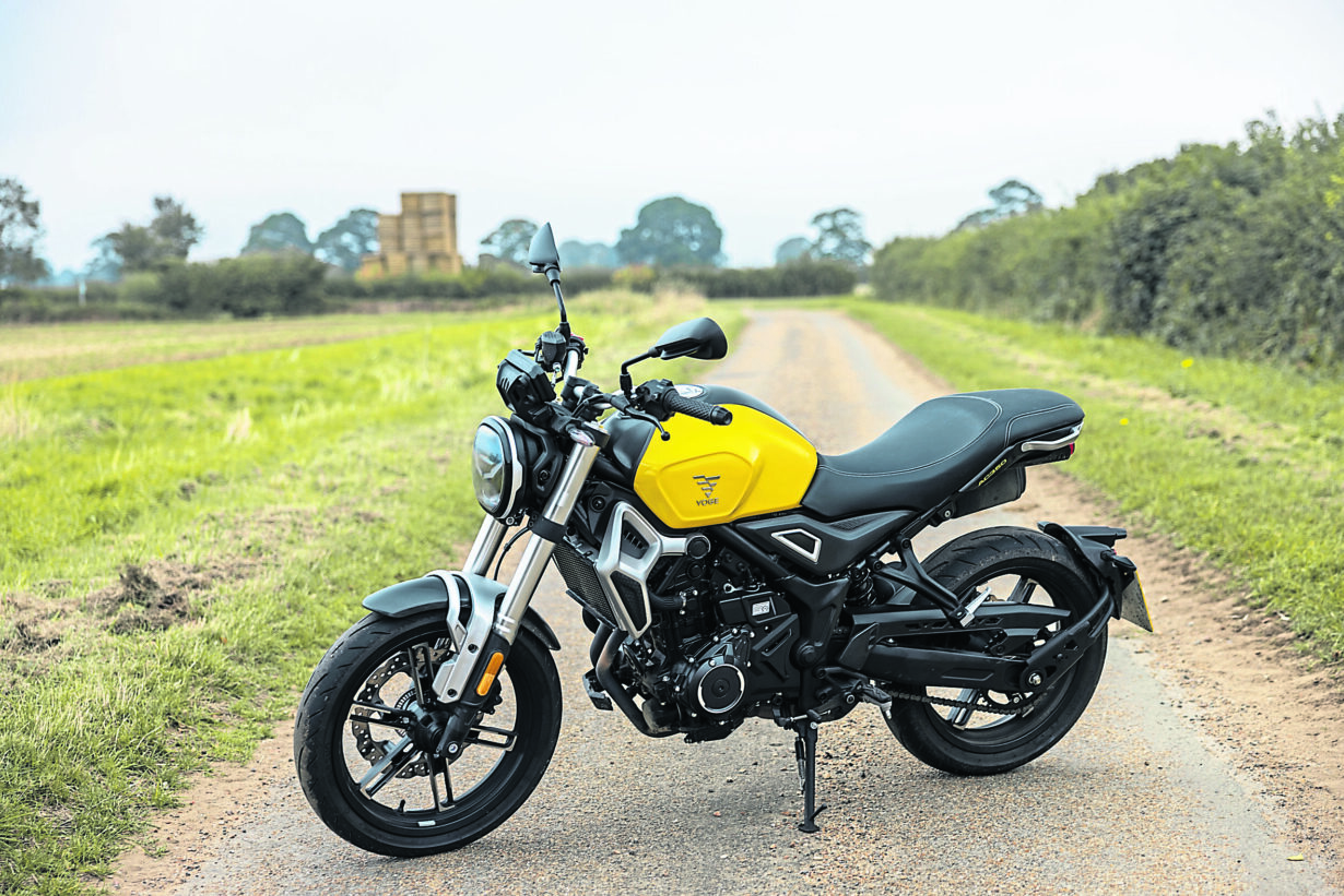 RIDDEN: Voge AC350
