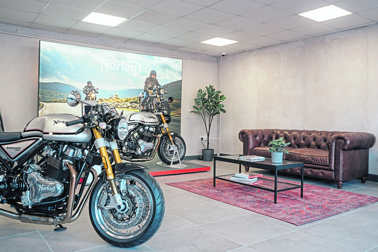 Krazy Horse Norton Motorcycles (2)_NC