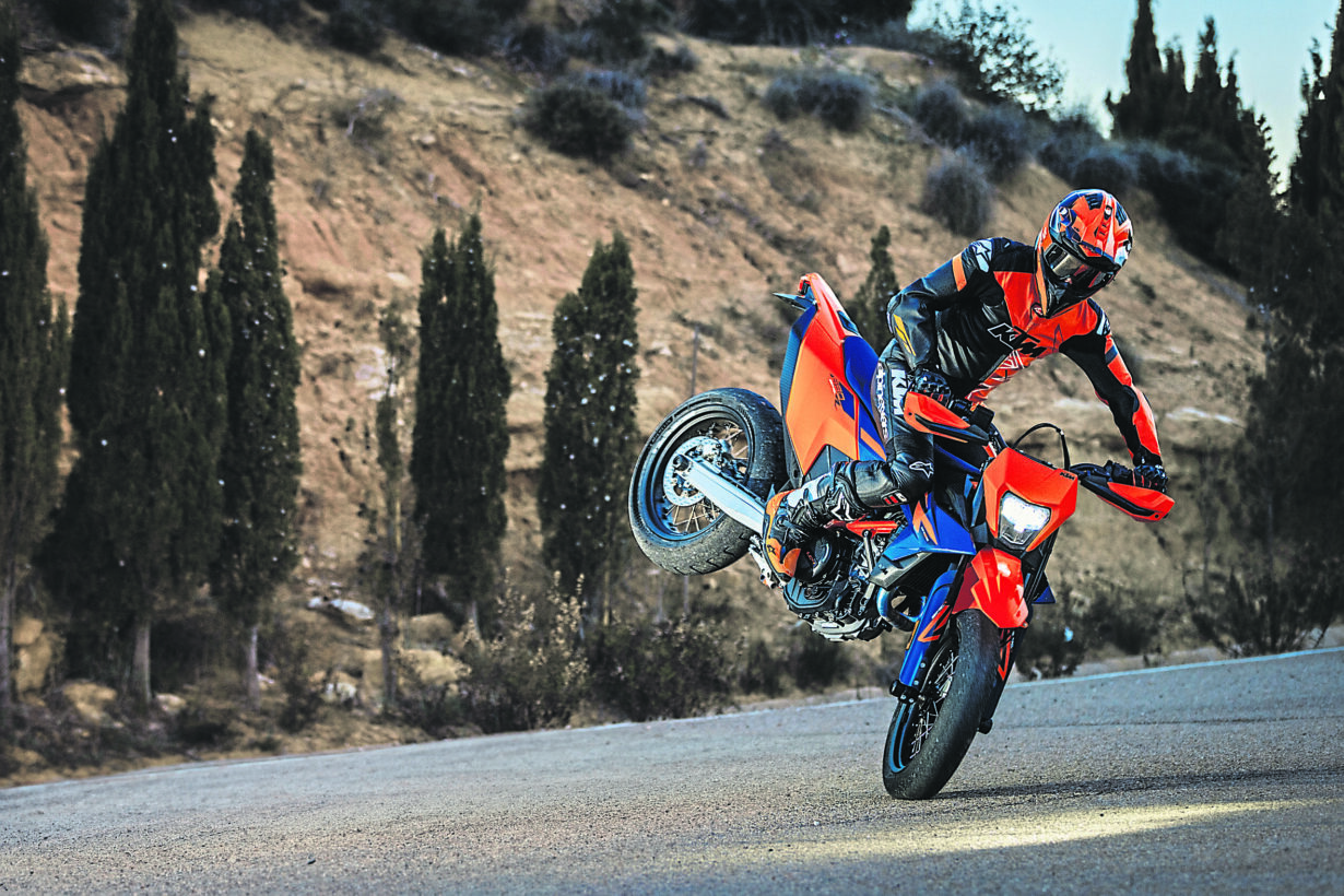 KTM: 2026 690 Enduro R & SMC R