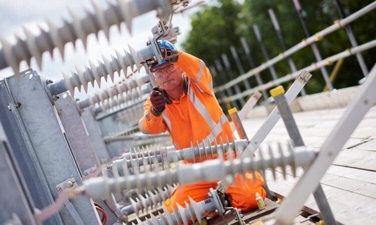 East Coast Main Line increases power supply with £216m contract