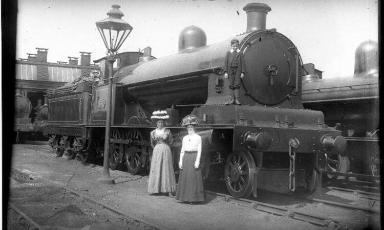 Railway family’s 100-year-old photo collection donated to National Railway Museum