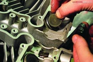 Suzuki GS750 engine rebuild