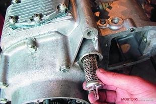 Triumph Trident T150V engine overhaul
