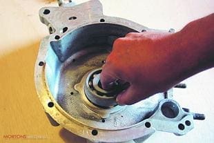 Triumph Trident T150V engine overhaul