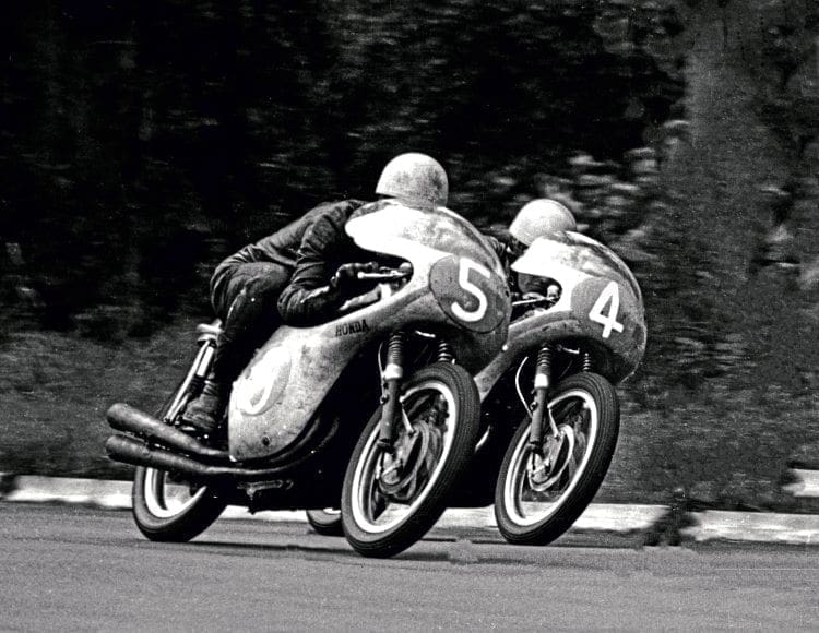 Classic Racer Archive: Inching it…