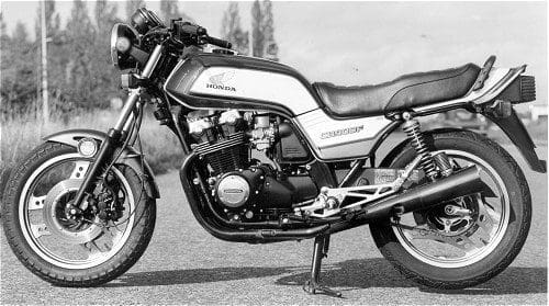 Later US market CB900 with different paint scheme and wheels.