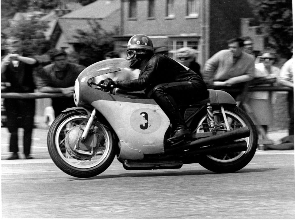 1967 Senior TT - Giacomo Agostini 500 MV Agusta-3 at Bray Hill