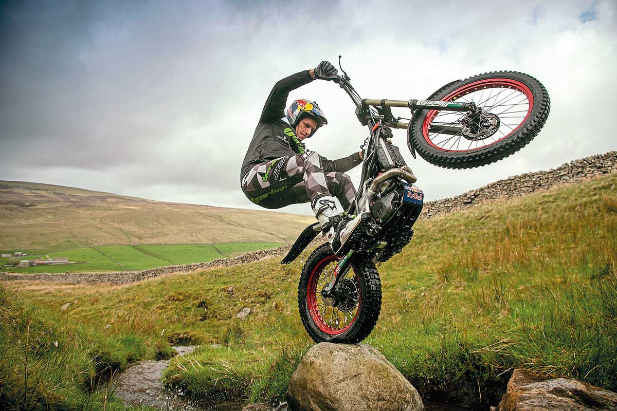 Dougie Lampkin MBE and Phillip McCallen head for Classic MotorCycle Show at Stafford