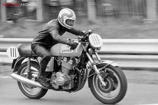 Laverda 1000 racing on circuit