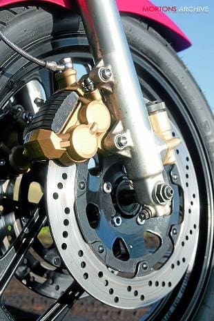 Suzuki GSX-R750 front brake and wheel