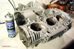 Suzuki GT750 motorcycle workshop rebuild