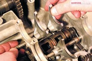 Suzuki GT750 motorcycle workshop rebuild