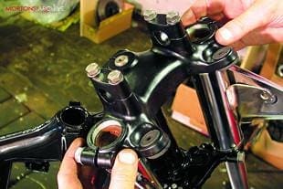 Suzuki GT750 motorcycle workshop rebuild