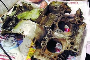 Suzuki GT750 triple two stroke workshop overhaul