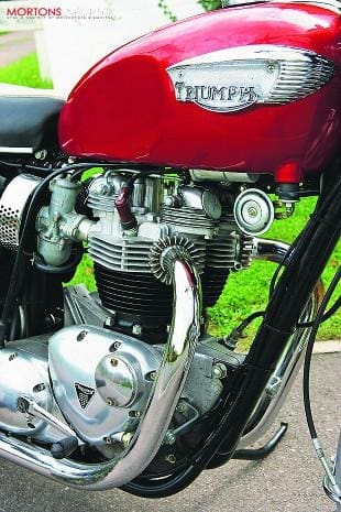 Triumph Bonneville road test