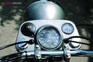 Norton Dominator Model 88 instrument console