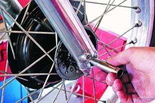 Yamaha XT500 motorcycle restoration
