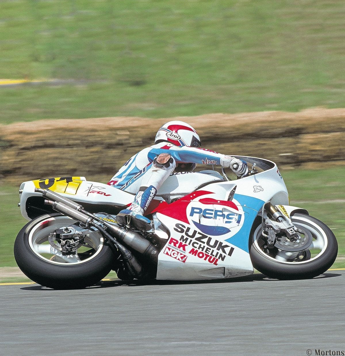 Suzuki RGV500: THE race replica