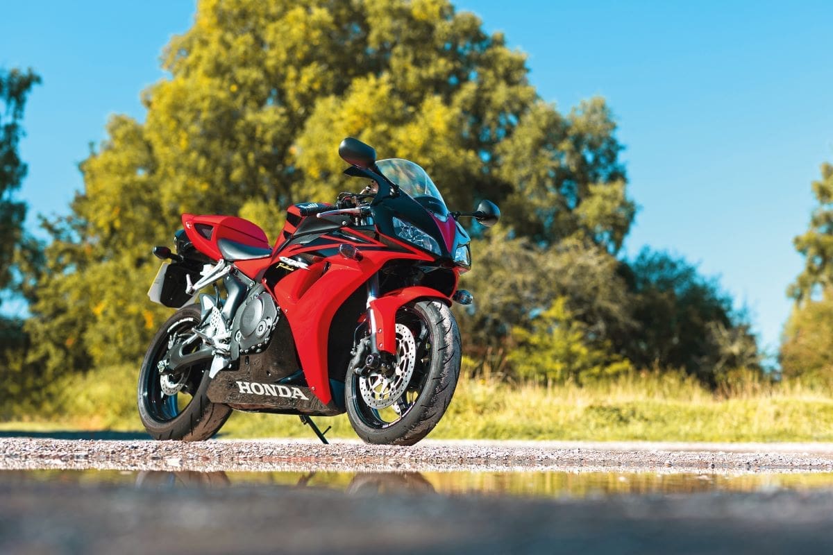 The best Blade? Honda CBR1000RR-6 Fireblade