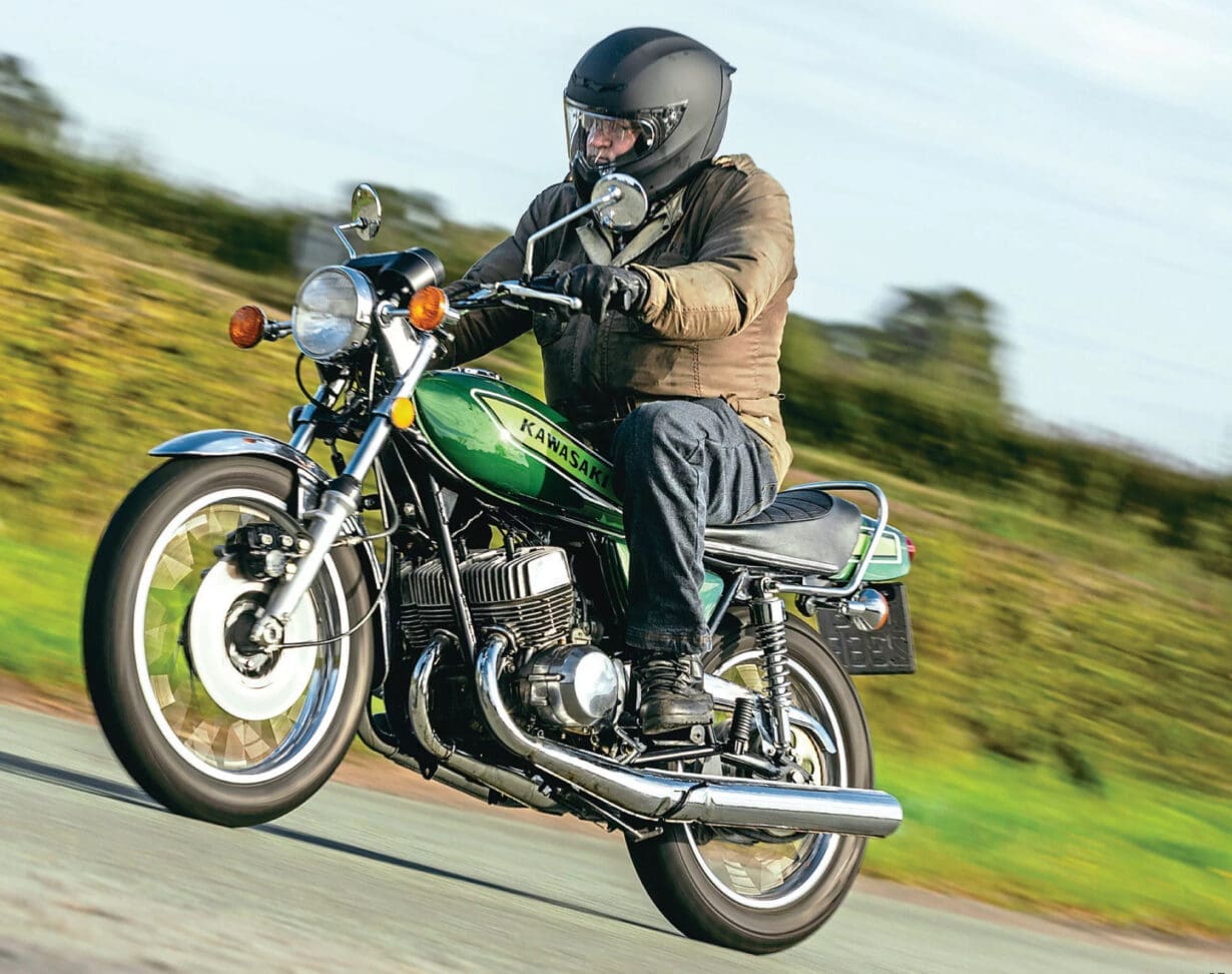 KAWASAKI H1 MACH III: The Two-Stroke Triple That Shocked the Worl &hellip;