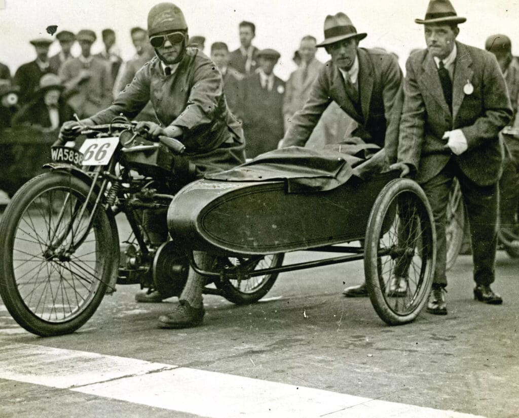 499cc Sheffield-Henderson, ridden by Ernie Searle, awaiting the starter’s signal.