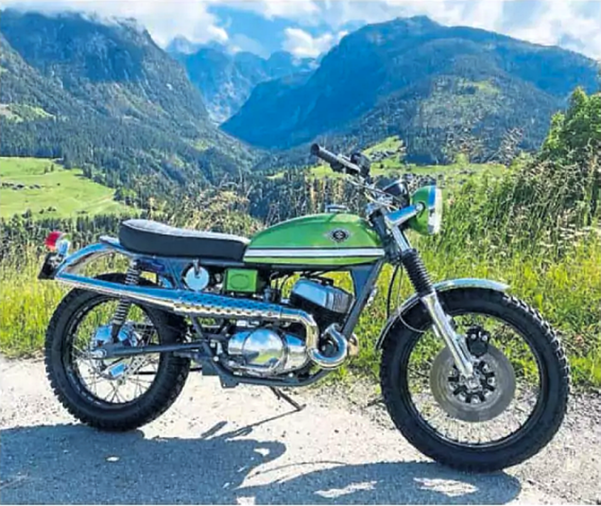 Japanese Street Scramblers: Suzuki T500