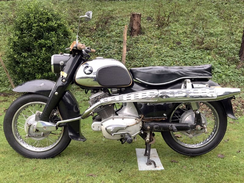 This CS76 was sold by H&H at its 2018 spring auction at the National Motorcycle Museum for £4950