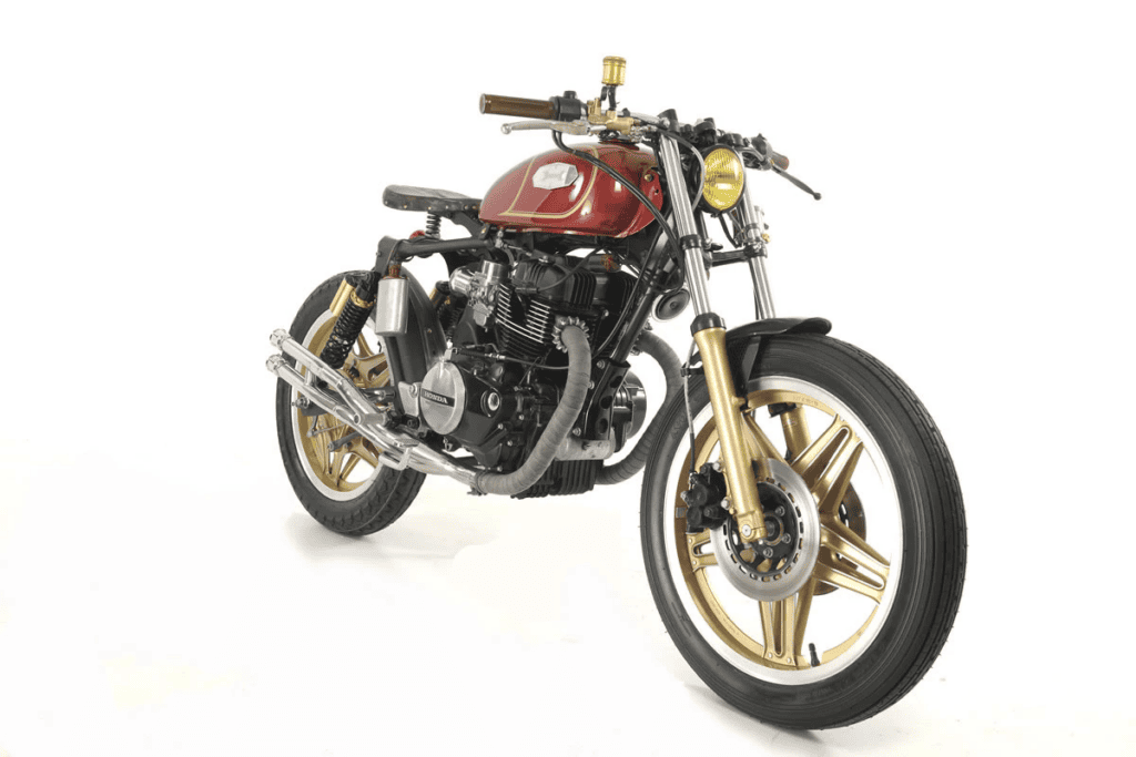 As with other smaller 1970s and ’80s Japanese machines, they have found a new audience with up-and-coming custom builders. This CB400N is called ‘Brigante’ and was built by Italian company Emporio Elaborazioni Meccaniche.
