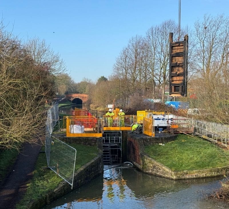 Go behind the scenes of lock restoration at Chesterfield Canal open day  