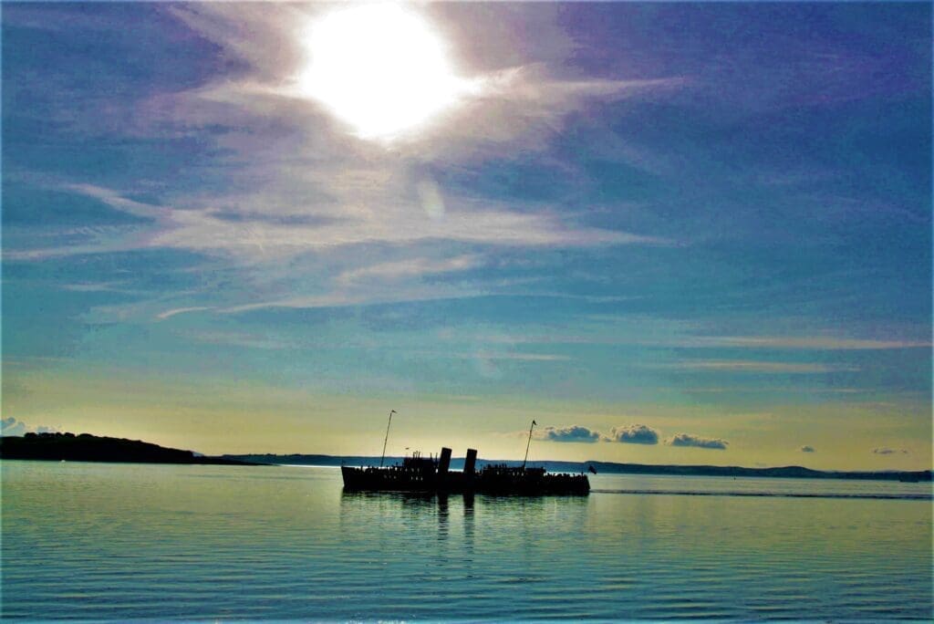 With the sun in the west, Waverley makes for Largs Pier on the evening of 22 August. Hugh Dougherty