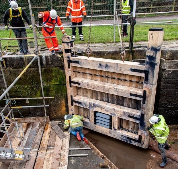 Replacing lock gate