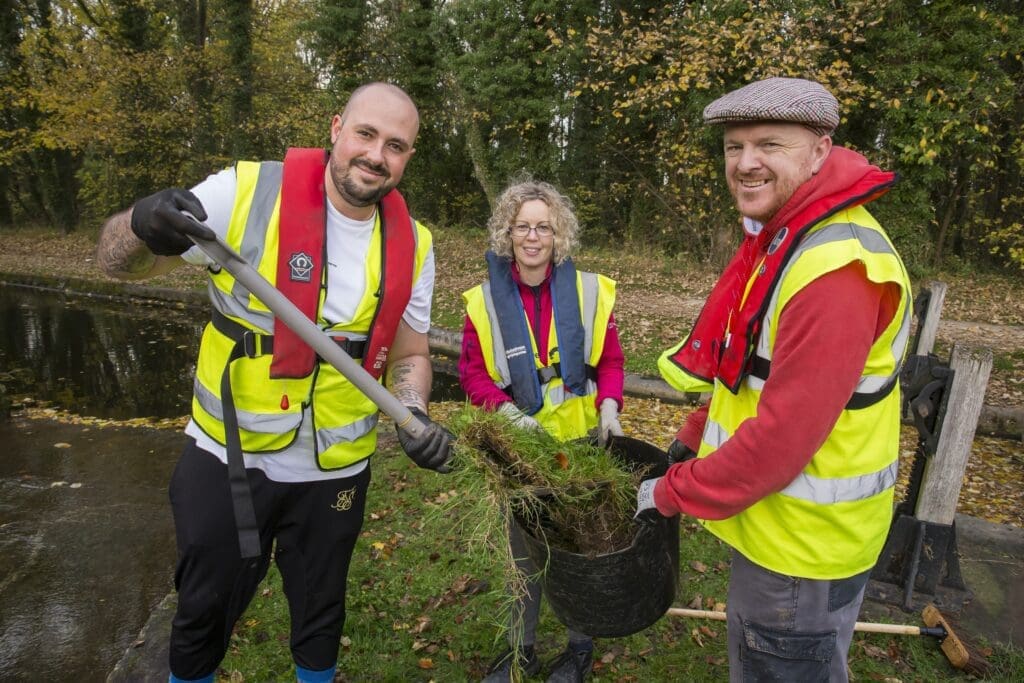 Employees at Barratt and David Wilson Homes North Midlands spent the day maintaining a stretch of Chesterfield Canal