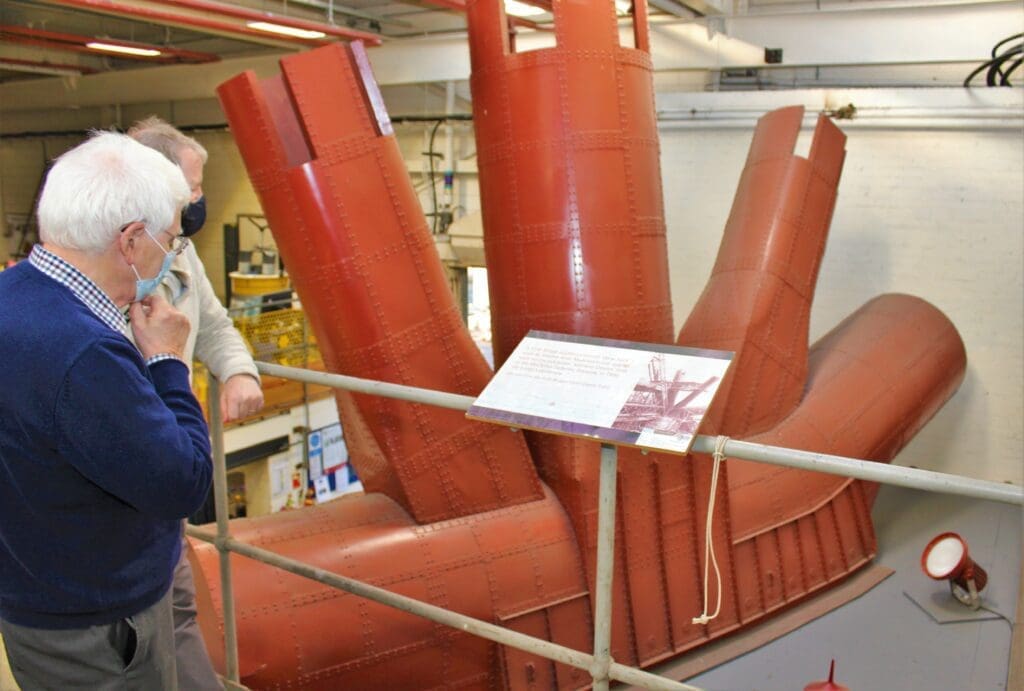 Forth Bridge in miniature! This quarter-scale model of a skewback of the bridge shows just how massive this river crossing is. Professor David McGuigan takes a look and shows its scale. Hugh Dougherty