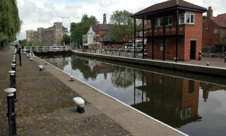 Local people invited to explore the depths of 20ft River Trent lock at family open days