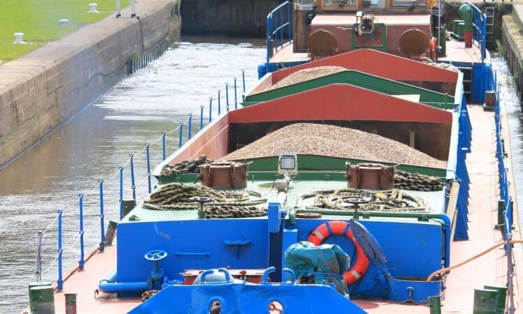 FREIGHT BARGES TO RESUME SERVICE ON AIRE & CALDER NAVIGATION