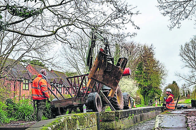 Lock gates return to Newport