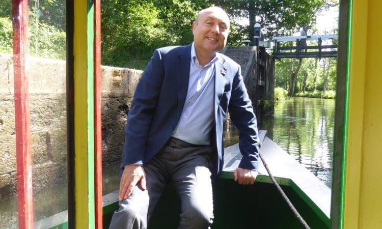 MP praises volunteers’ canal restoration work