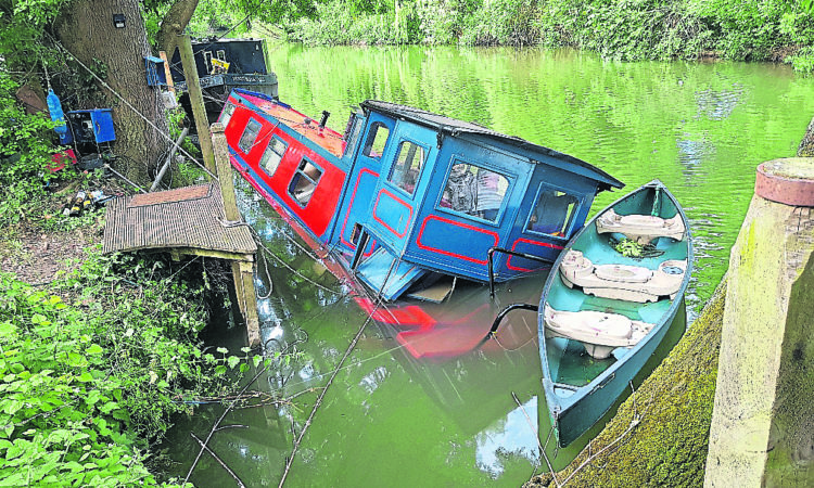 Sandford sinkings: Boaters lose homes in Thames weir incident