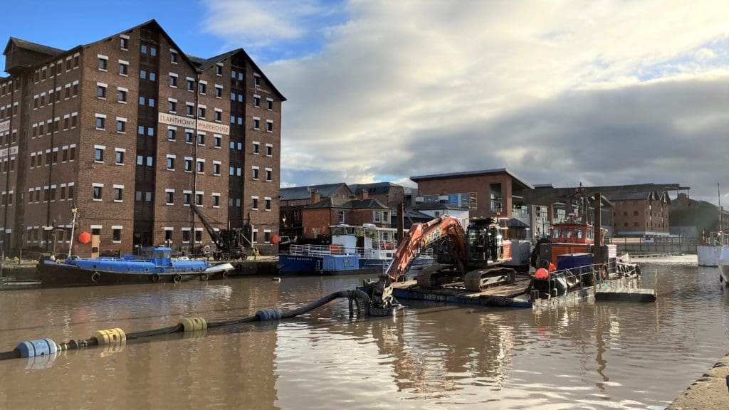 Gloucester Docks dredging 18 Nov 2022